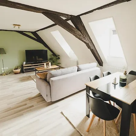 Apartment Centre *
